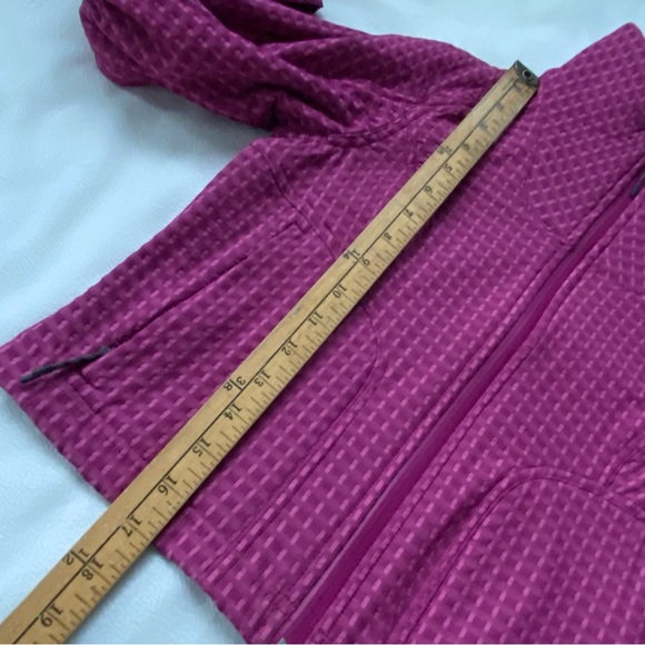 Lululemon Crop Fleece Jacket Grid Hiking Wild Berry Sonic Pink - Picture 10 of 10